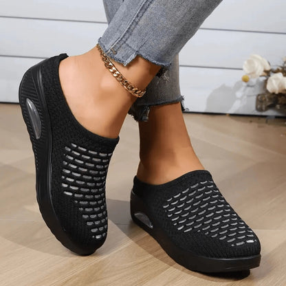 basket-noir-femme-douce-allure-luxe-pied