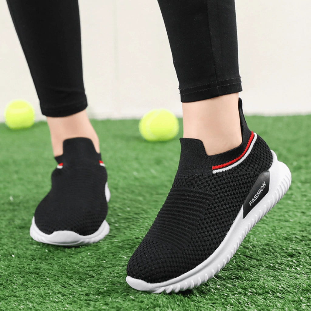 basket-noir-femme-pas-de-velours-luxe-pied