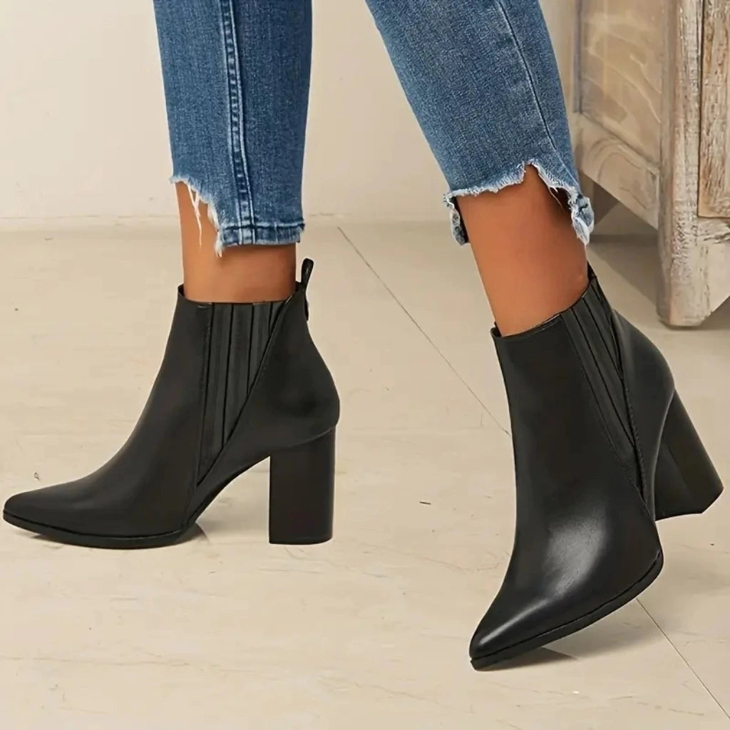 bottes-en-cuir-noir-pour-femme-revis-luxe-pied