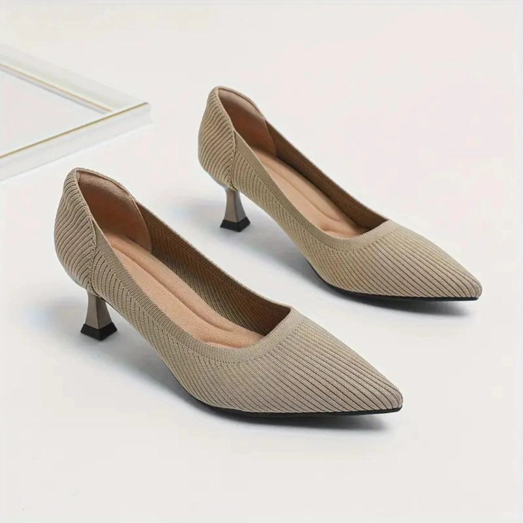 escarpin-noir-carrera-luxe-pied