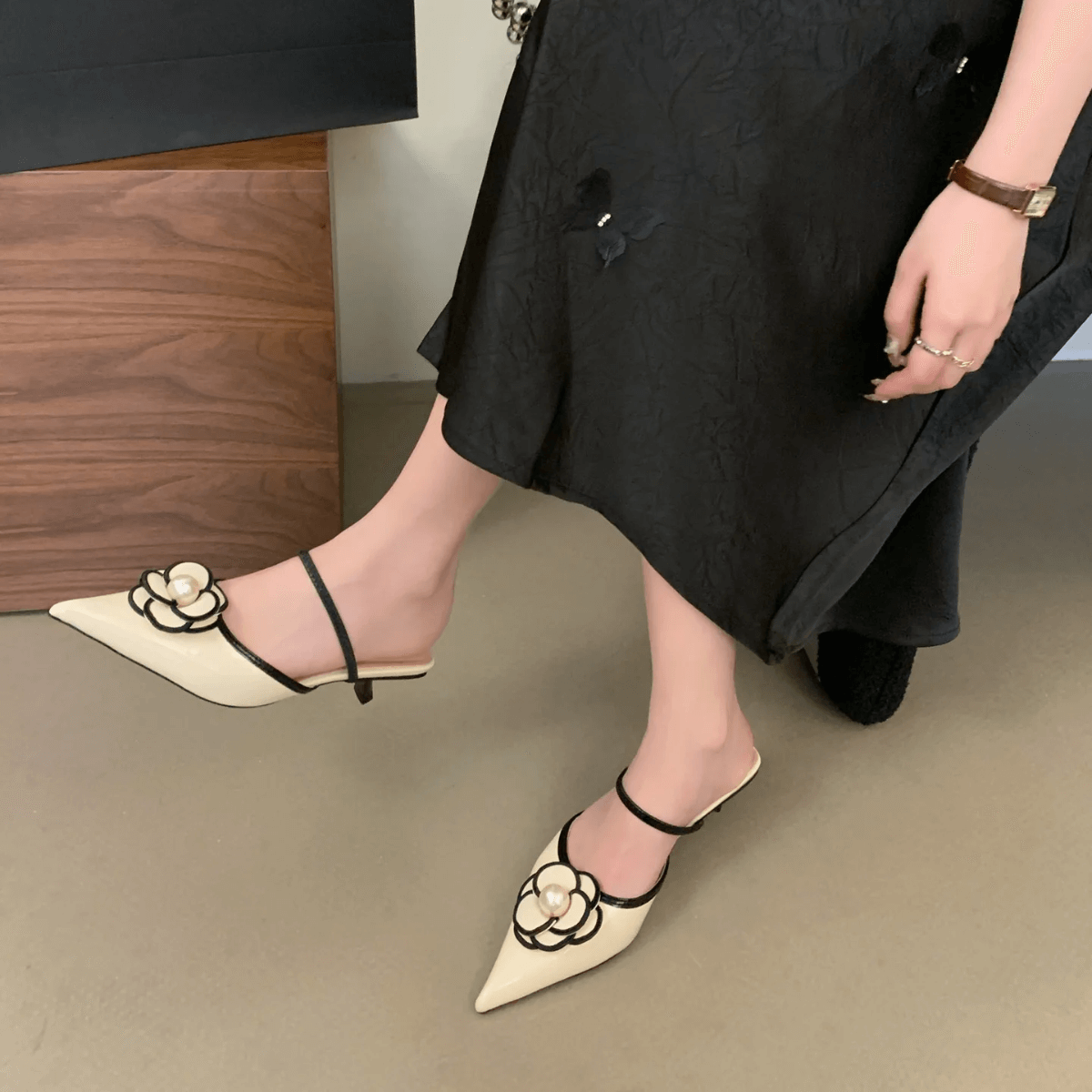 mules-et-sabots-pour-femme-flower-luxe-pied