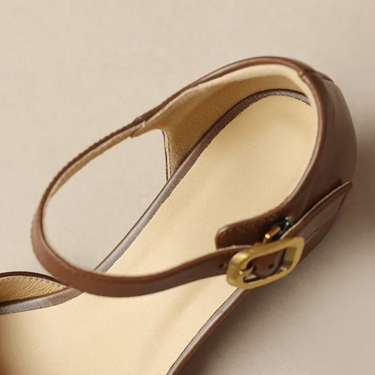 mules-pour-femme-elegance-luxe-pied