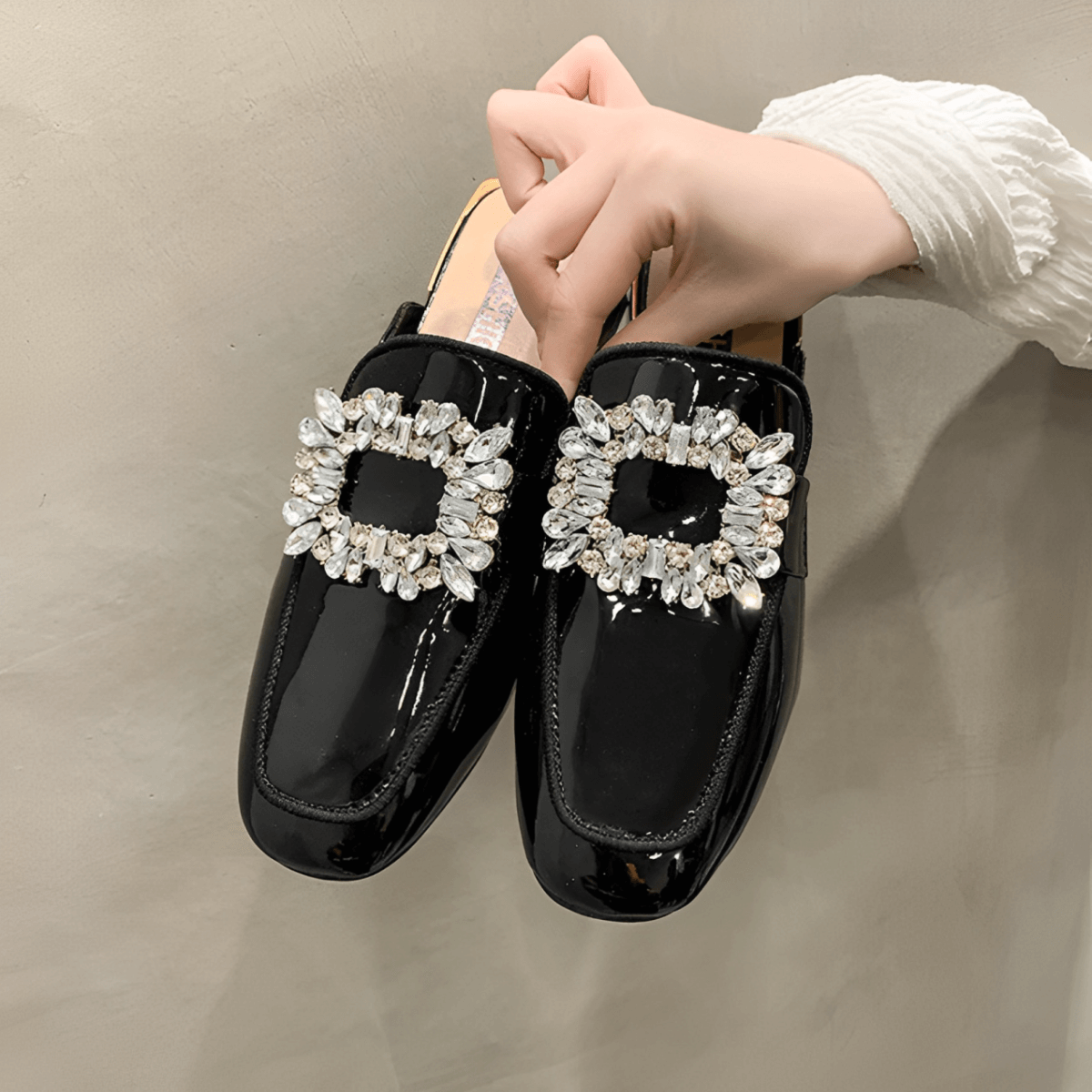 mules-pour-femmes-en-cuir-diamond-luxe-pied