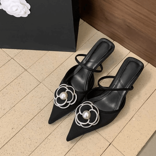 mules-pour-femmes-en-cuir-flower-luxe-pied