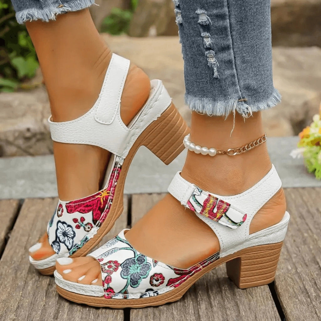sandale-femme-classic-floral-luxe-pied