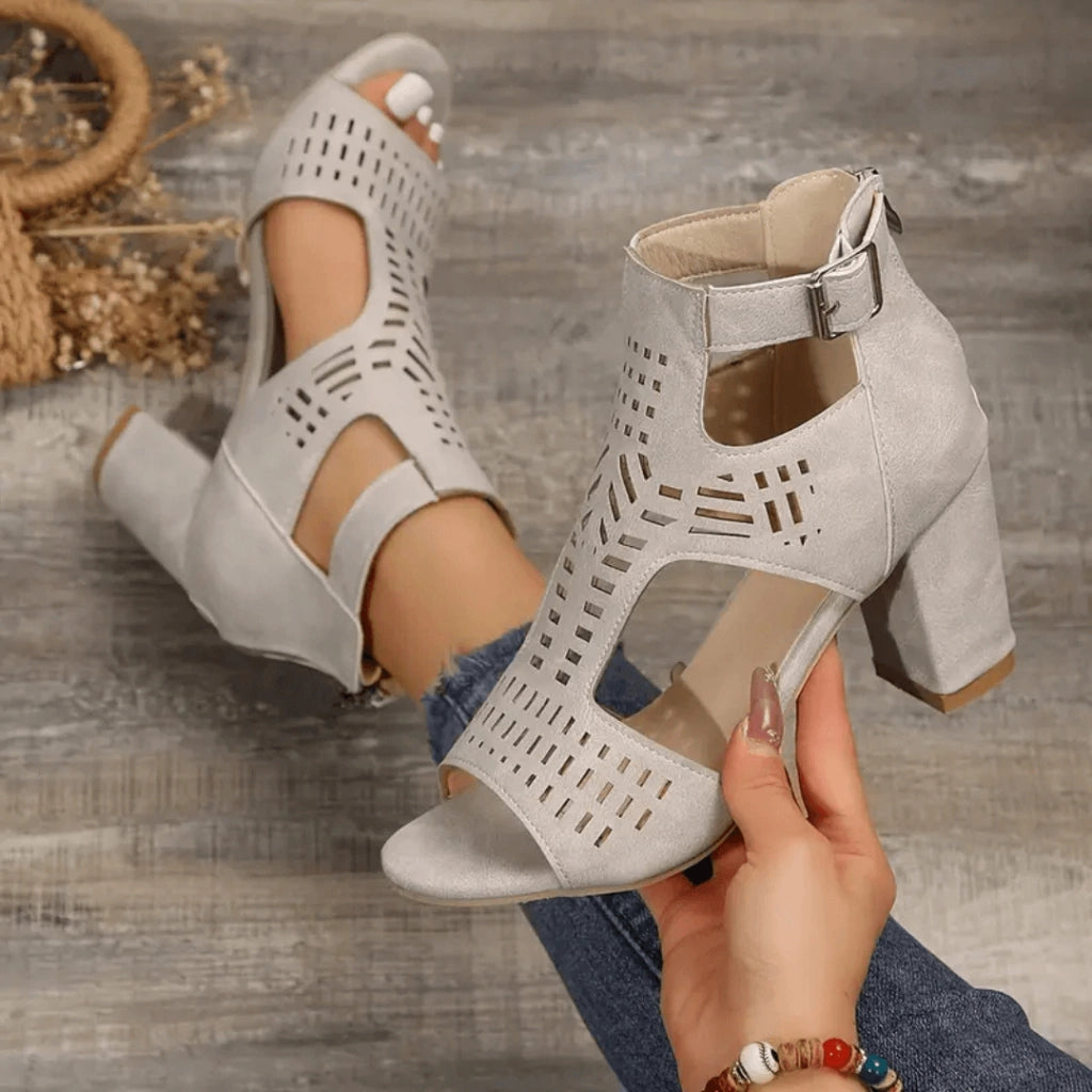 sandale-femme-em-cuir-bella-luxe-pied