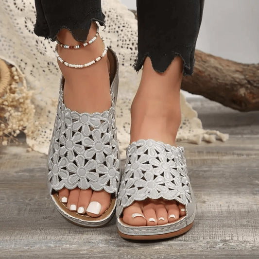 sandale-femme-em-cuir-floreta-luxe-pied