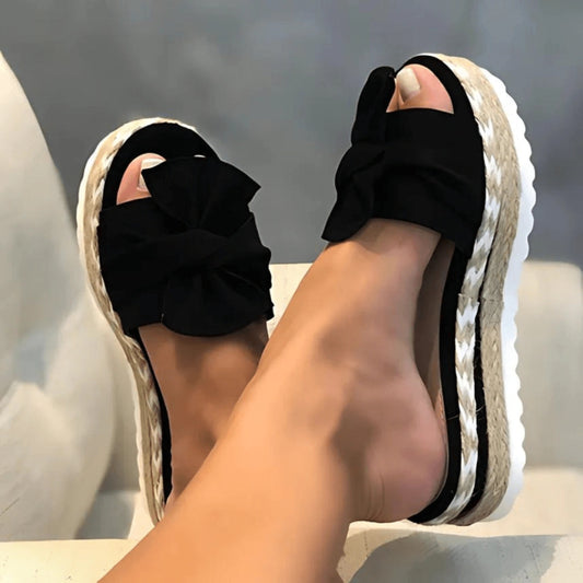 sandale-femme-noir-florenza-luxe-pied