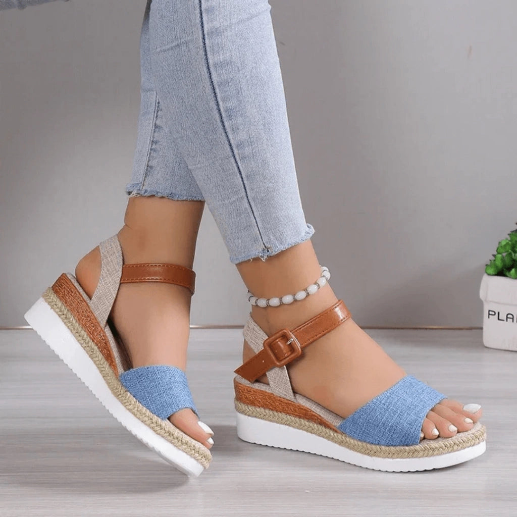 sandale-femme-noir-monzy-luxe-pied