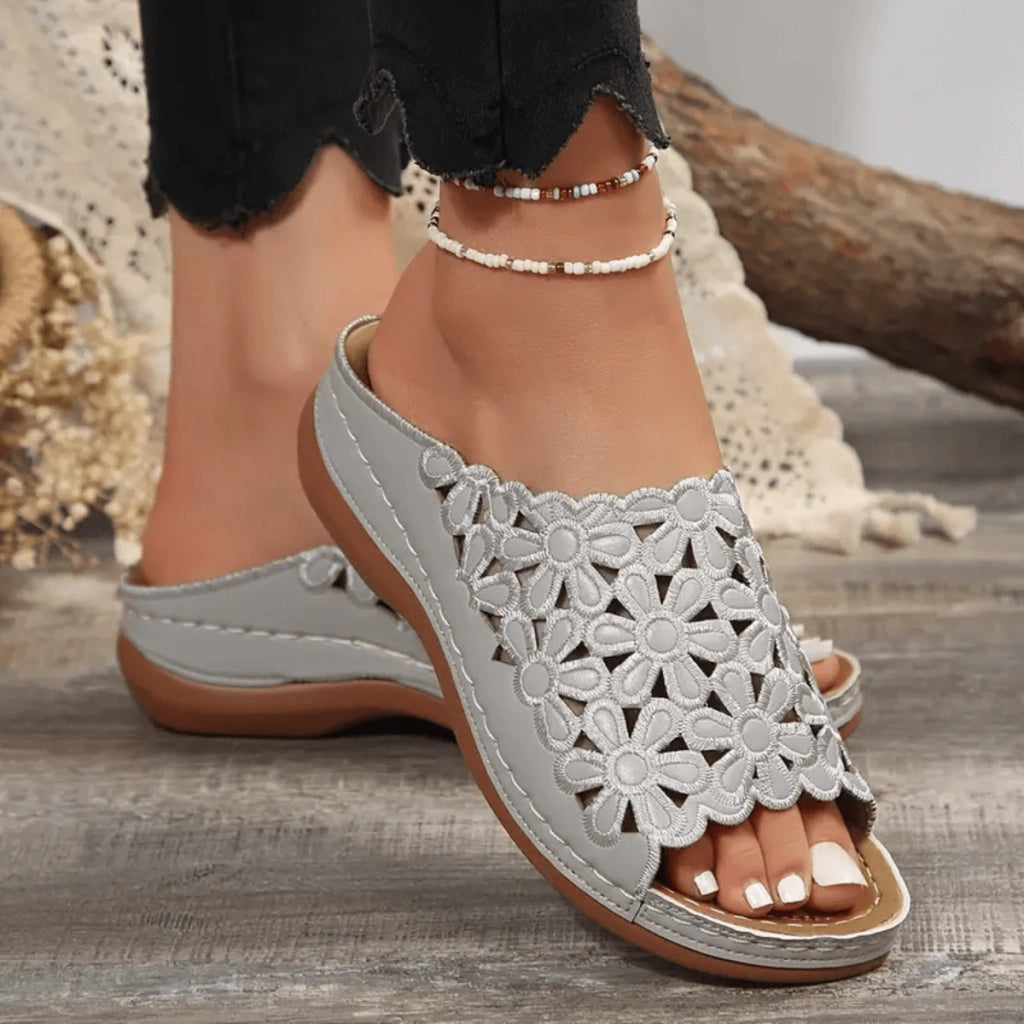 sandale-femme-plat-floreta-luxe-pied
