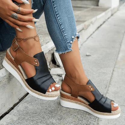 sandale-femme-plateforme-skyline-luxe-pied